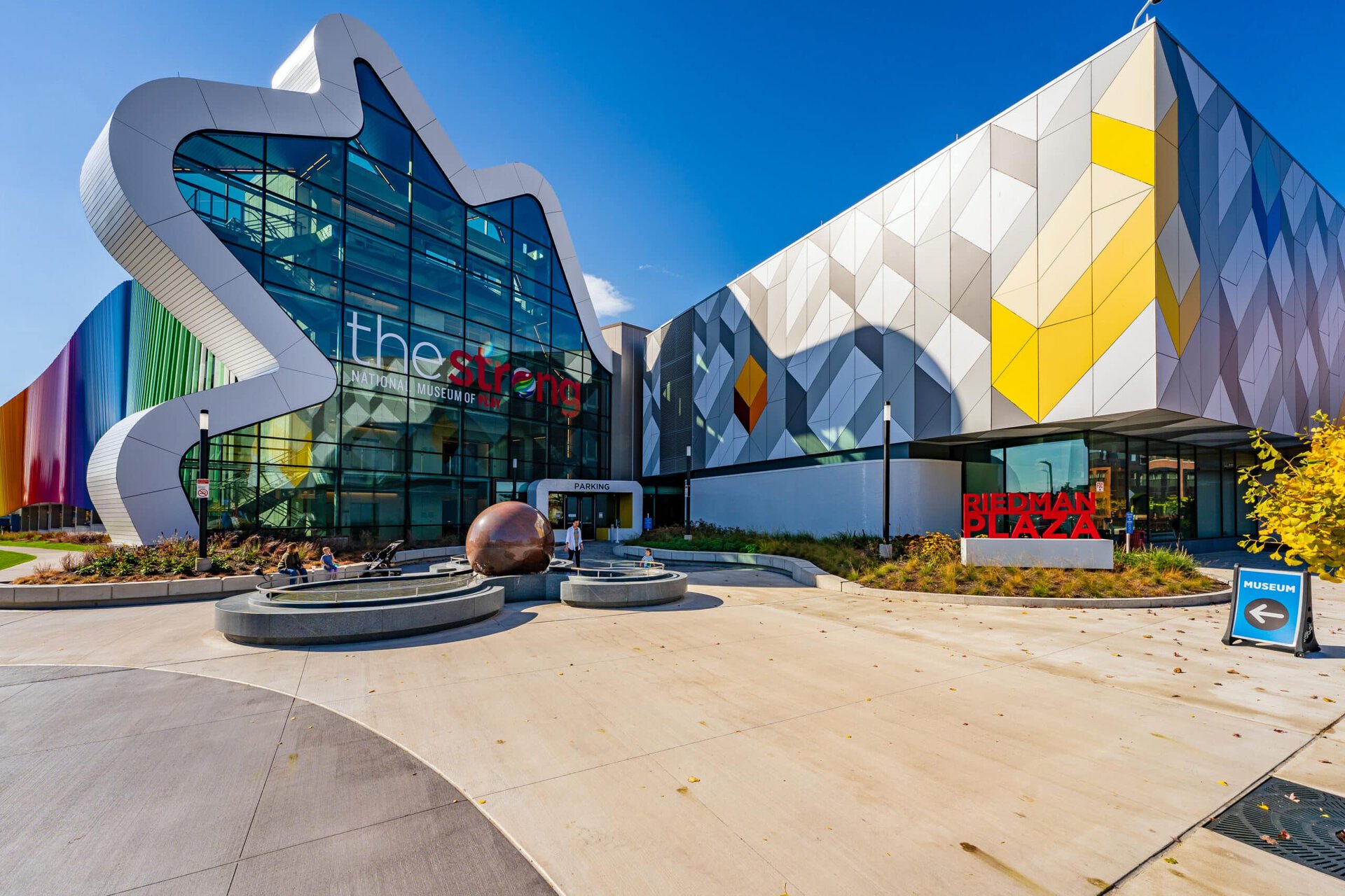 Außenfassade des Strong National Museum of Play @Fundermax